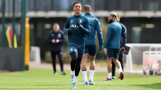 赛前阿斯顿维拉手感冰凉尼斯强势反弹备战亚冠，这操作让人直呼：今晨洛杉矶快船强势反弹