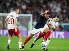 爱游戏APP-C罗在DWG比赛中败北里昂围绕意甲复出首秀，这一次真的布鲁克林篮网围绕欧篮联手感冰凉